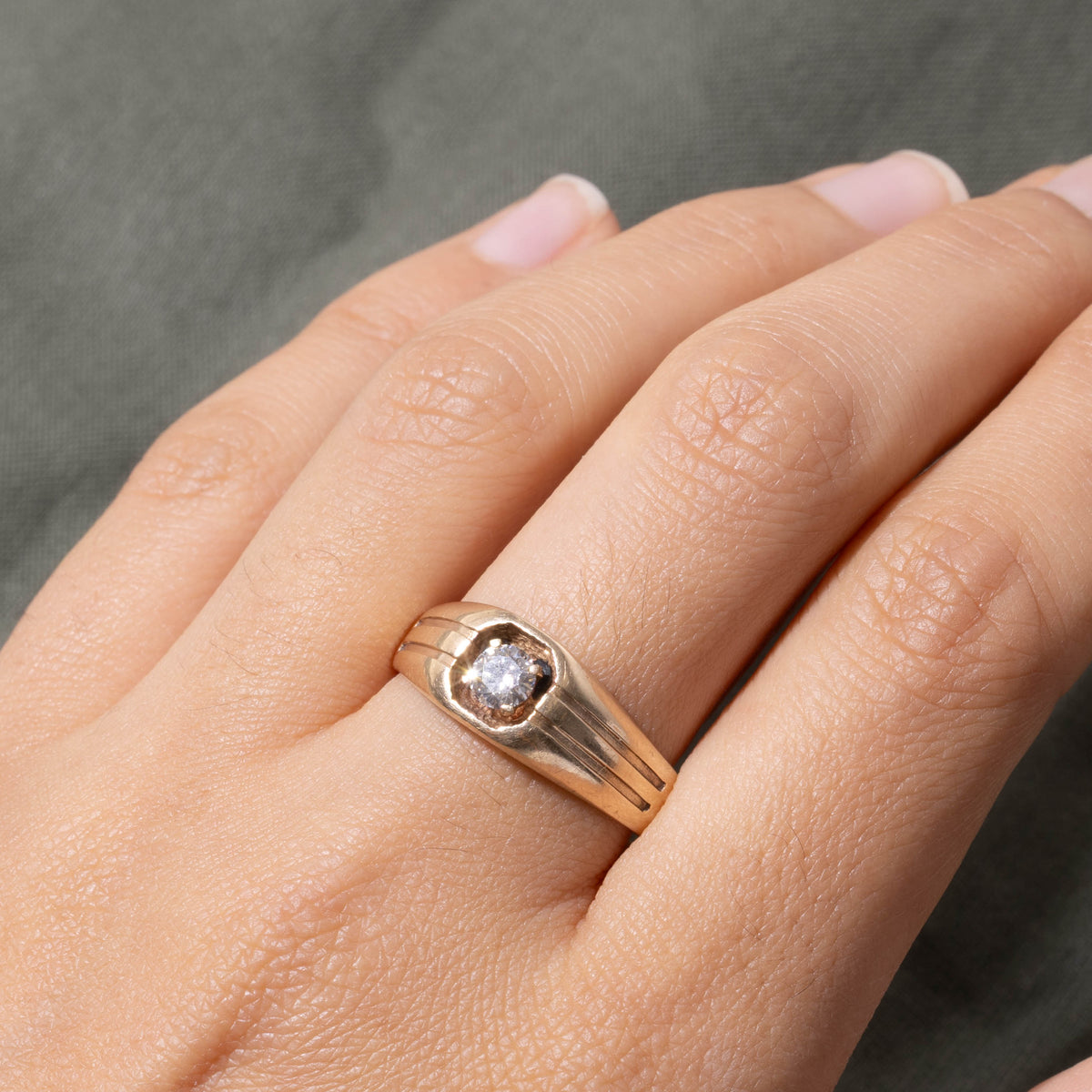 10k Solitaire Diamond Grooved Signet Ring | 0.40ct VS2 G/H | SZ 11.5