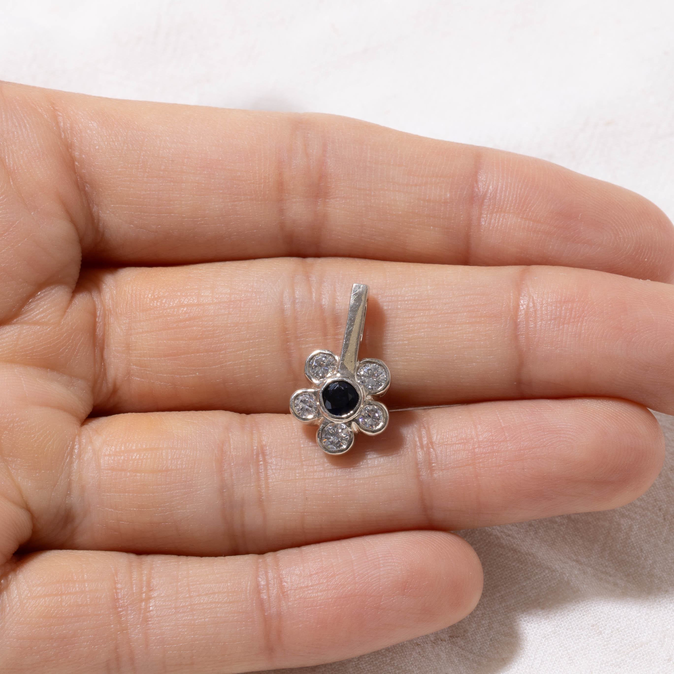 14k Sapphire & Diamond Cluster Flowerd Pendant | 0.35ct, 0.50ctw