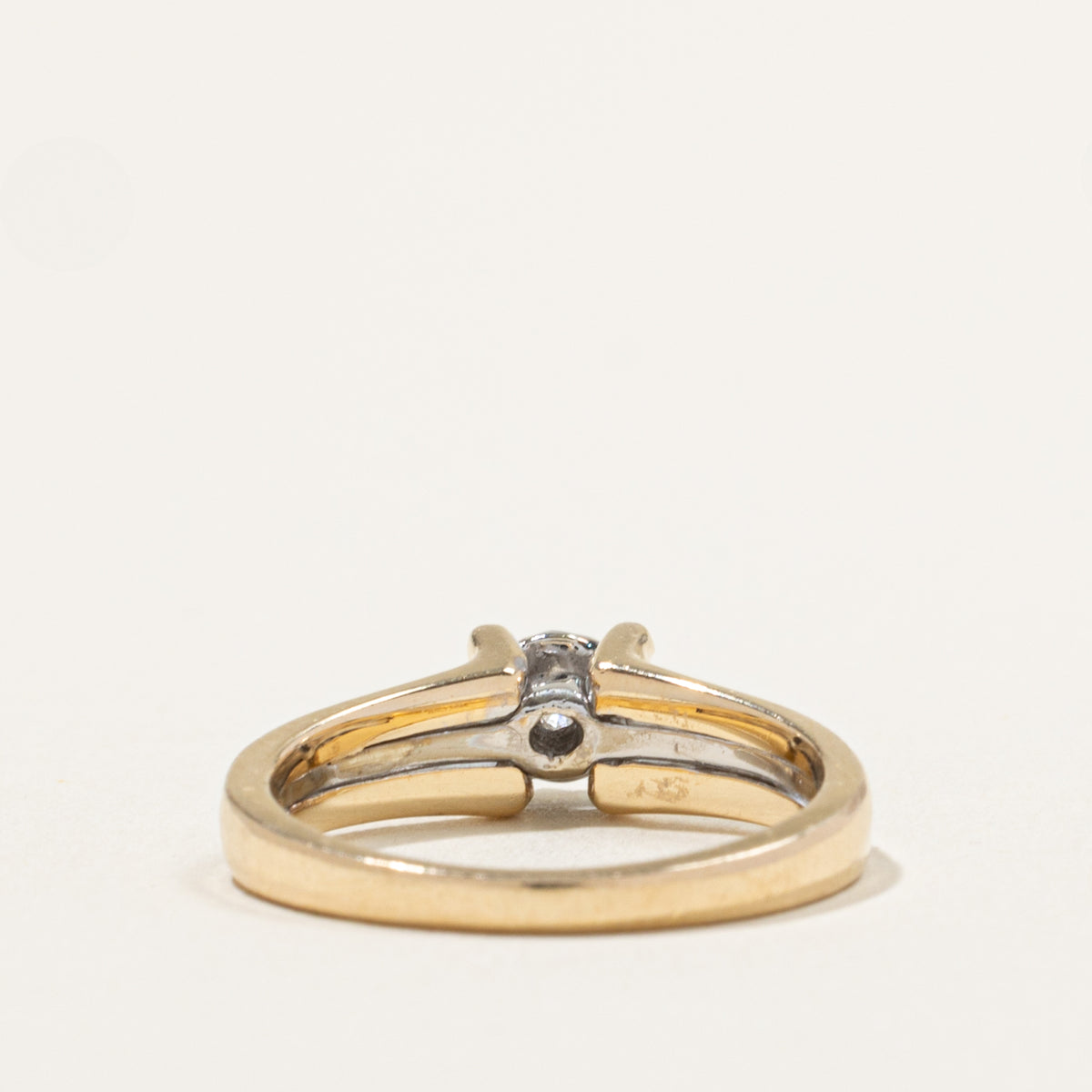 14k Two Tone Solitaire Diamond Grooved Ring | 0.15ct | SZ 7