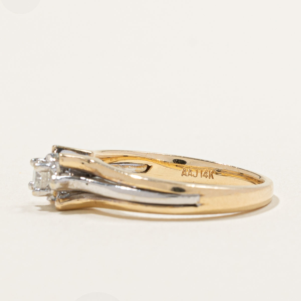 14k Two Tone Solitaire Diamond Grooved Ring | 0.15ct | SZ 7