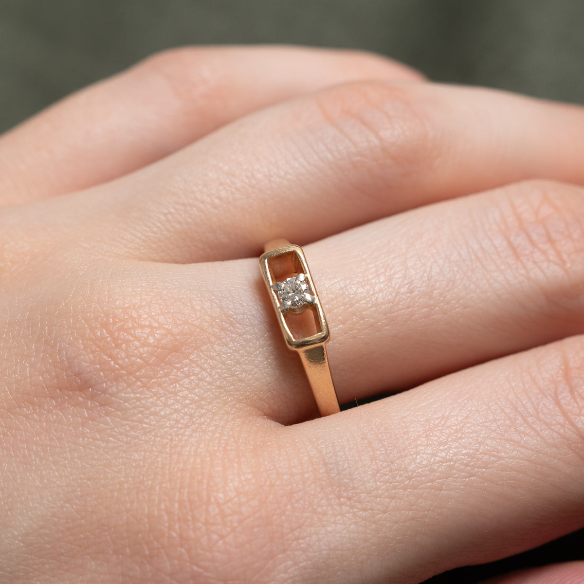 10k Solitaire Diamond Open Framed Ring | 0.13ct | SZ 8
