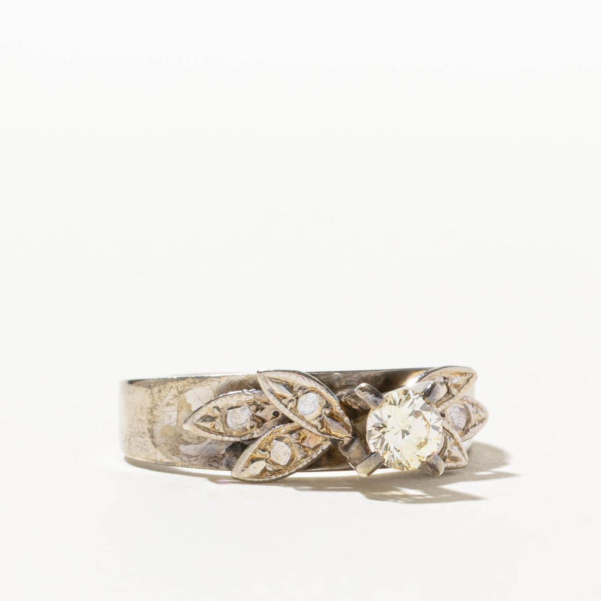 14k Diamond Leafy Accented Ring | 0.35ct SI2 M/N | SZ 8
