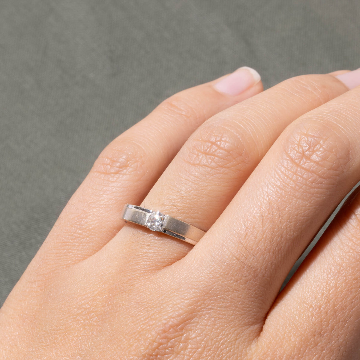 18k Solitaire Diamond Matte Grooved Ring | 0.25ct | SZ 8