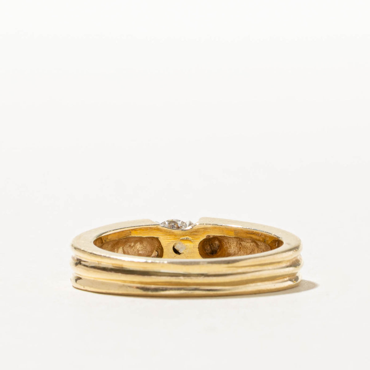 18k Solitaire Diamond Grooved Ring | 0.21ct | SZ 5.25