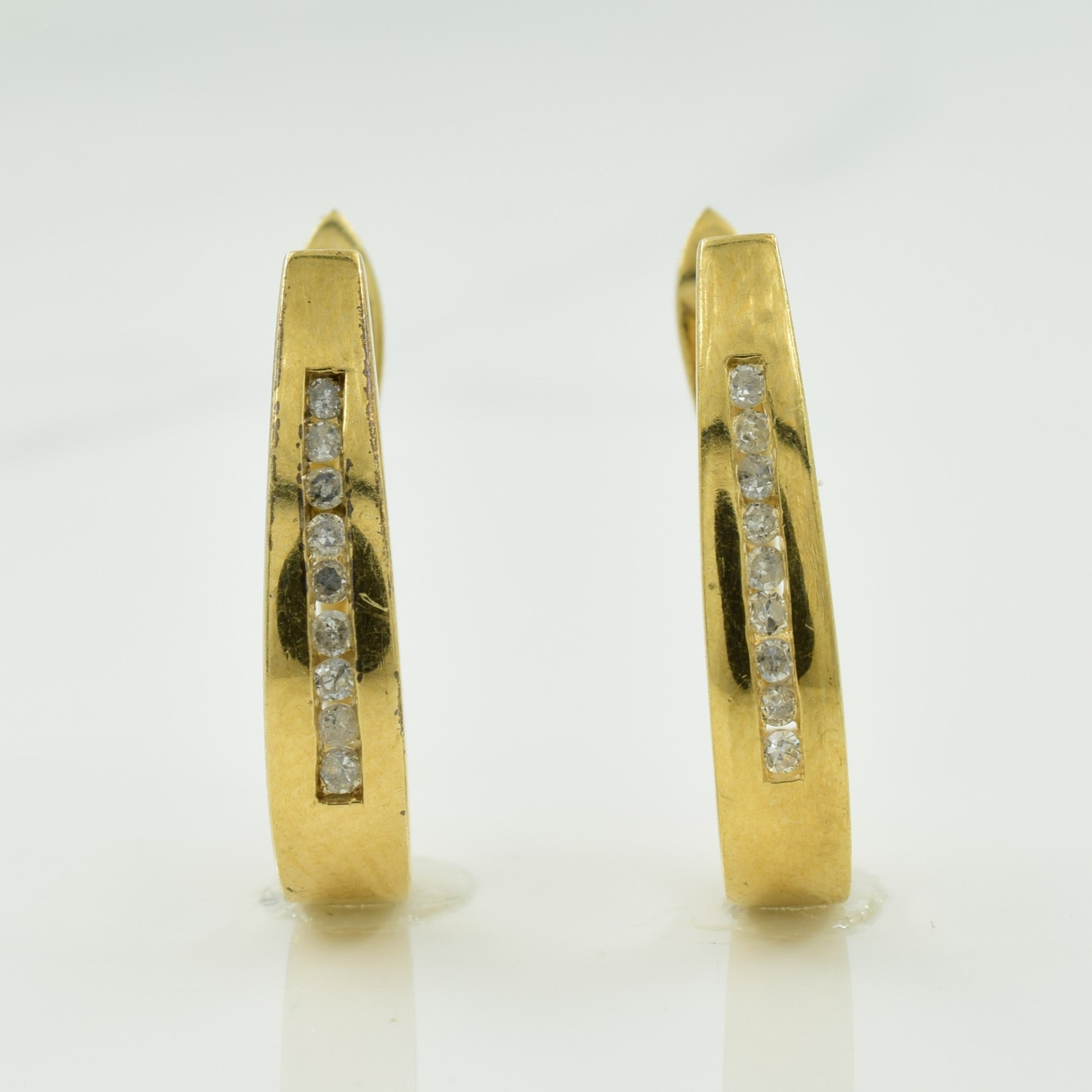 Diamond Huggie Earrings | 0.09ctw |