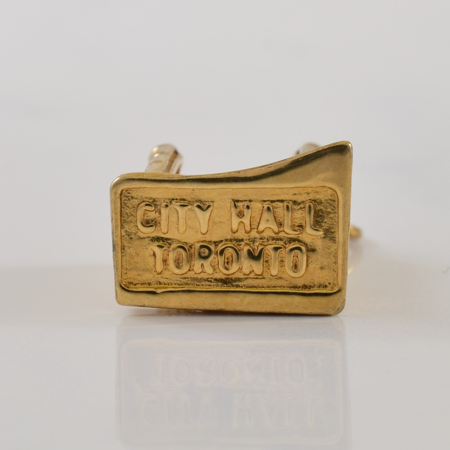 14k Yellow Gold 'City Hall Toronto' Charm |