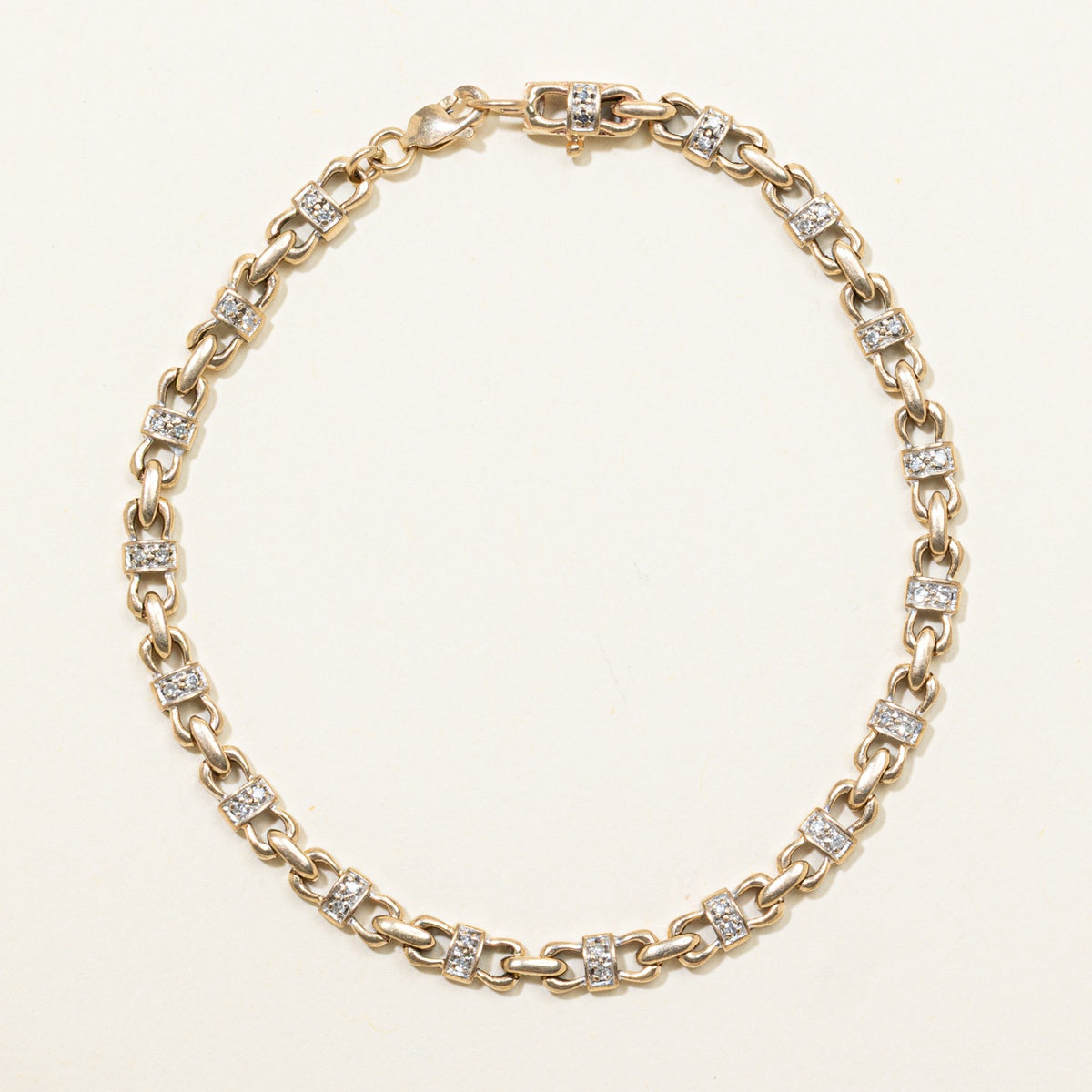 10k Diamond Bow Link Chain Bracelet | 8"