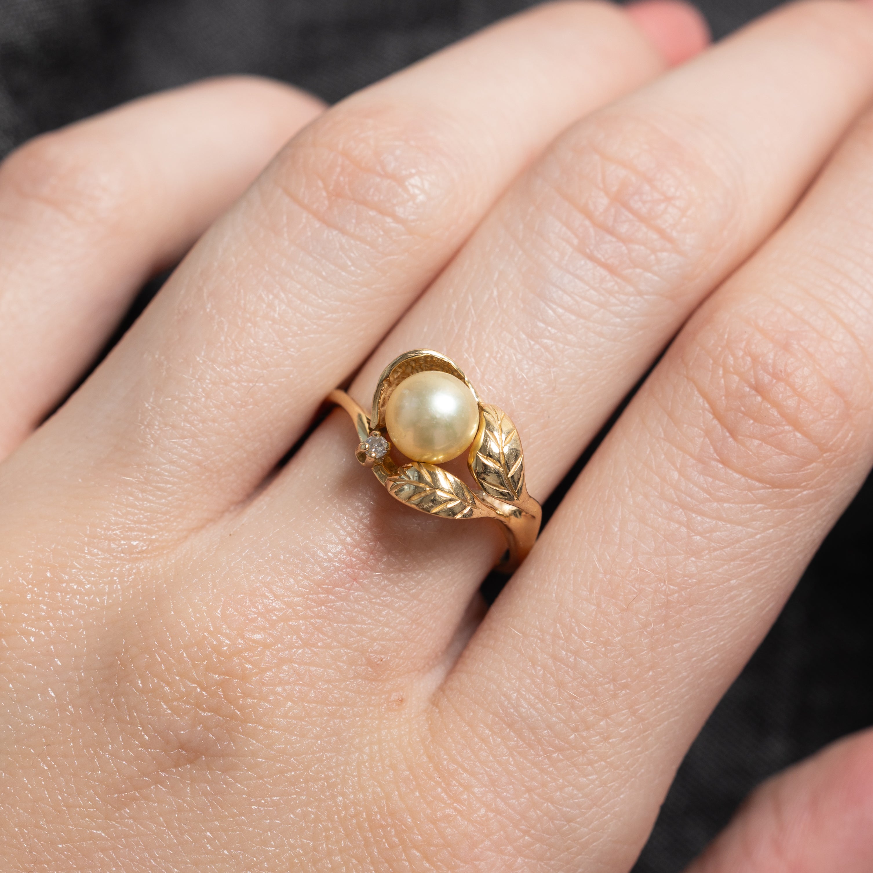 Pearl & Diamond Leaf Motif Ring | 0.02ct | SZ 6.75