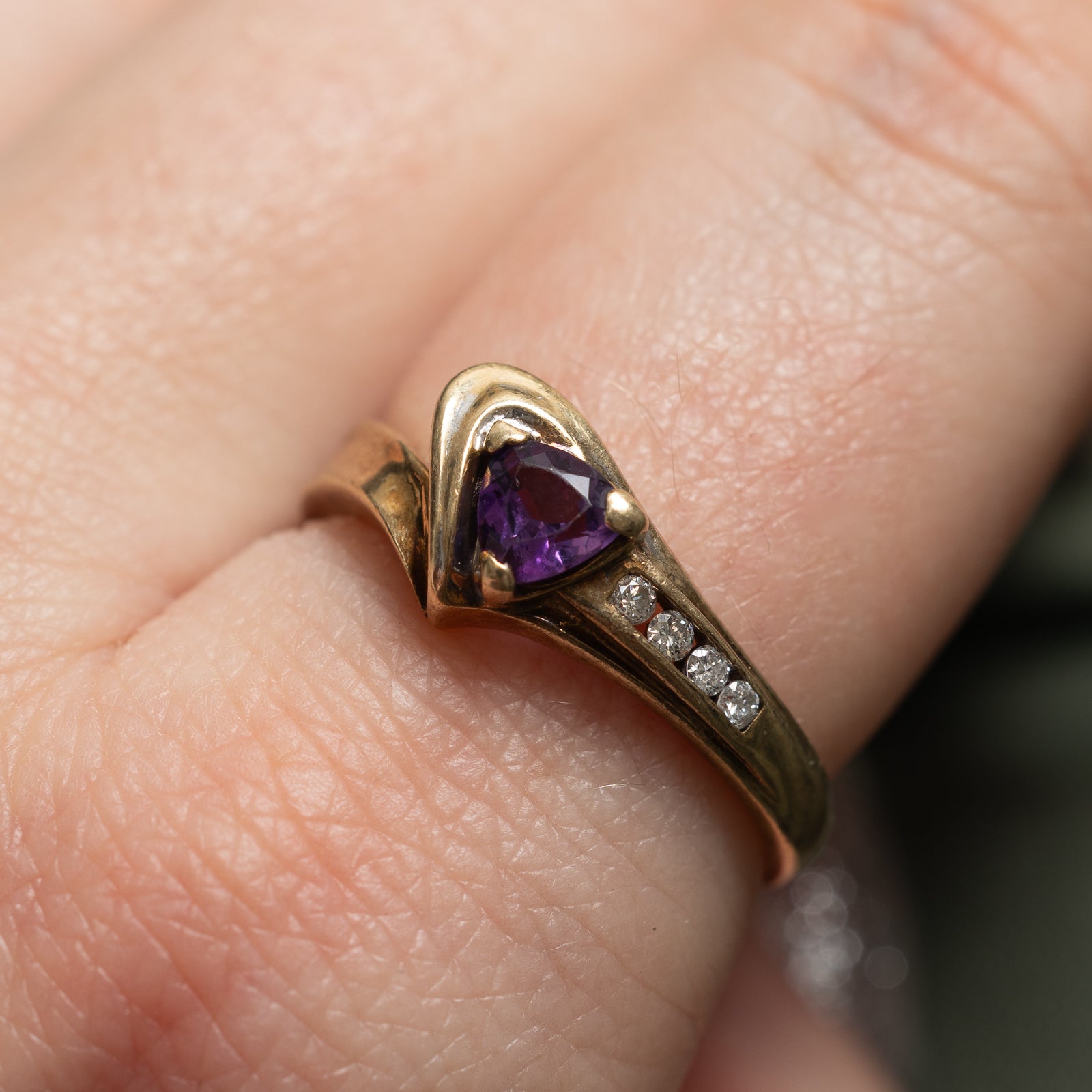 Trilliant Cut Amethyst & Diamond Ring | 0.30ct, 0.05ctw | SZ 8.5 |