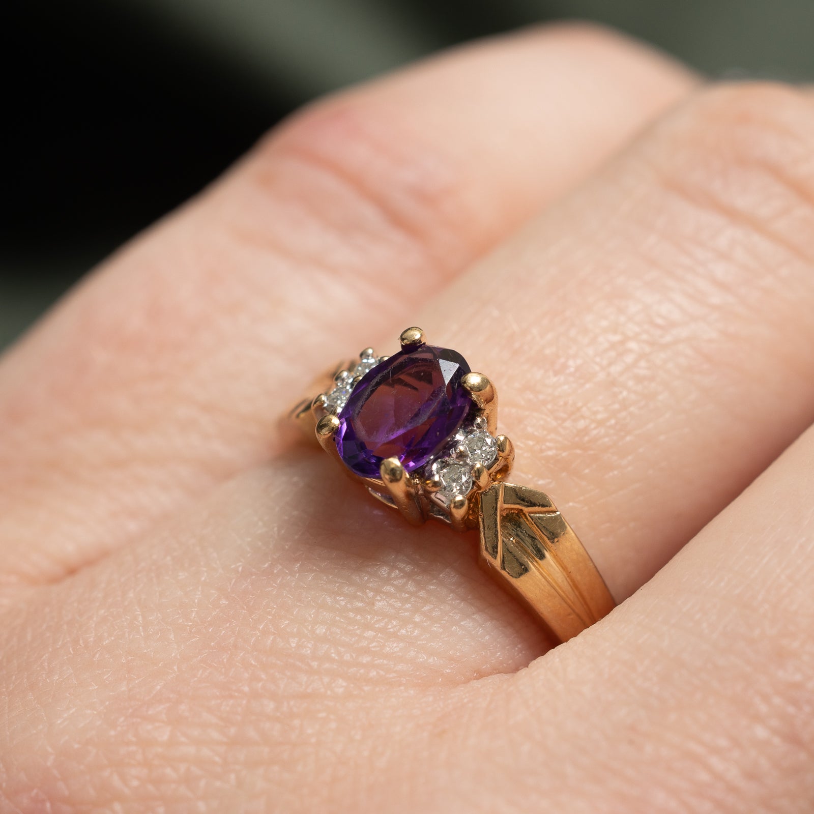 Amethyst & Diamond Ring | 0.60ct, 0.04ctw | SZ 5.5 |