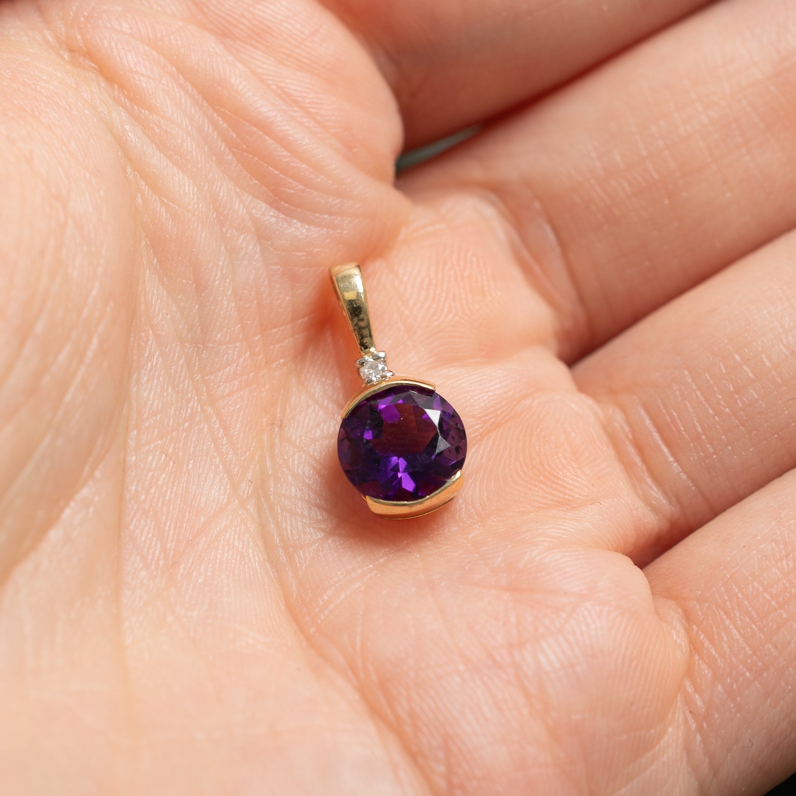 Amethyst & Diamond Pendant | 1.90ct, 0.01ct |