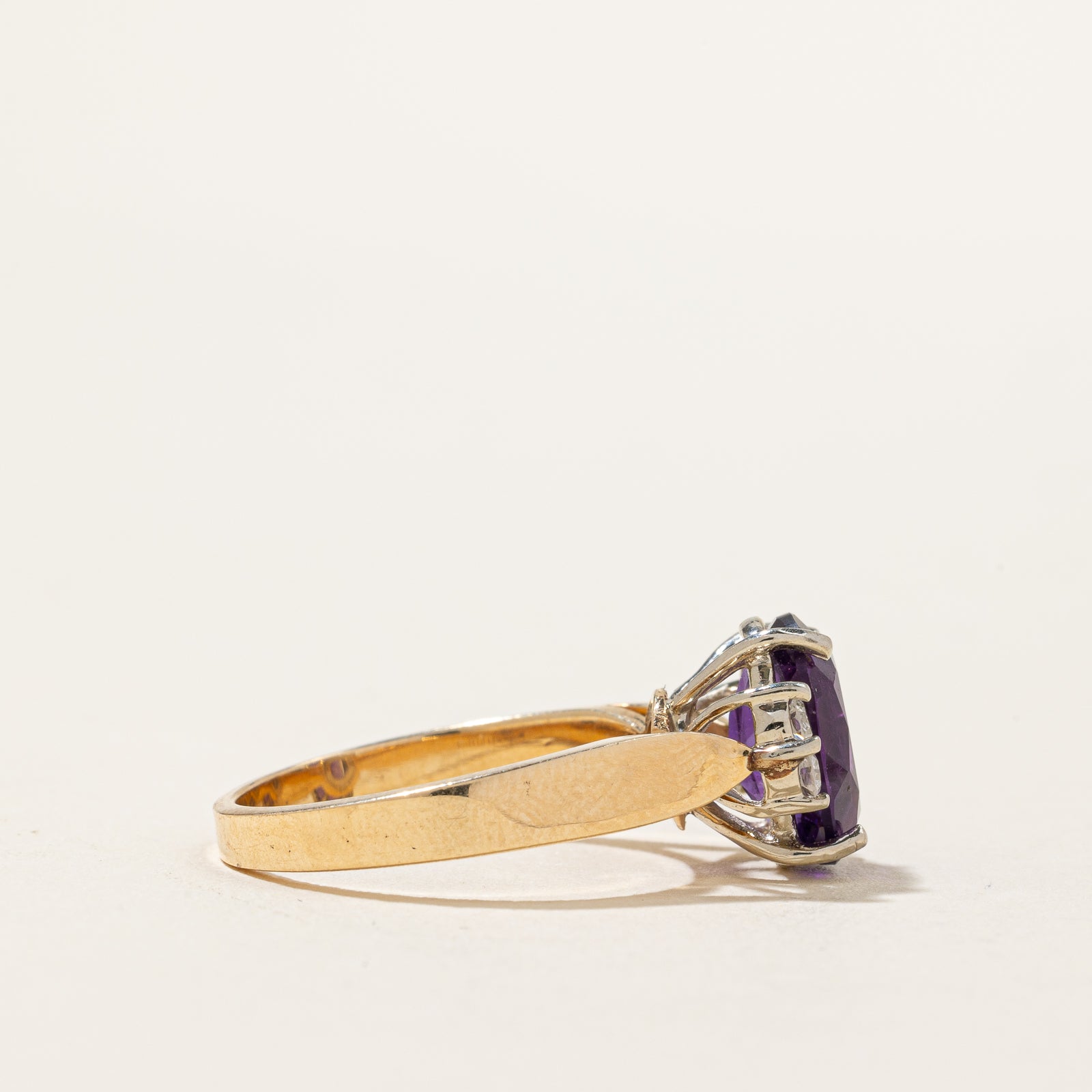 Oval Cut Amethyst & Diamond Ring | 1.80ct, 0.15ctw | SZ 6.25 |