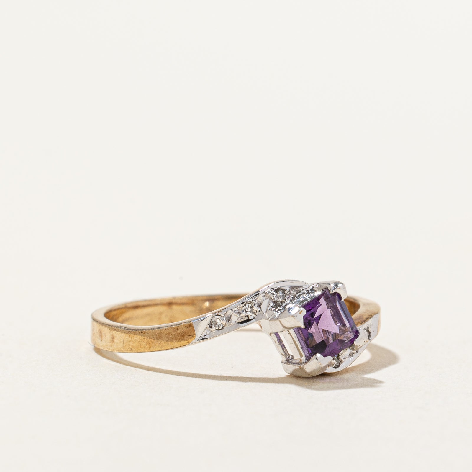 1994 London Amethyst & Diamond Ring | 0.30ct, 0.02ctw | SZ 7.25 |