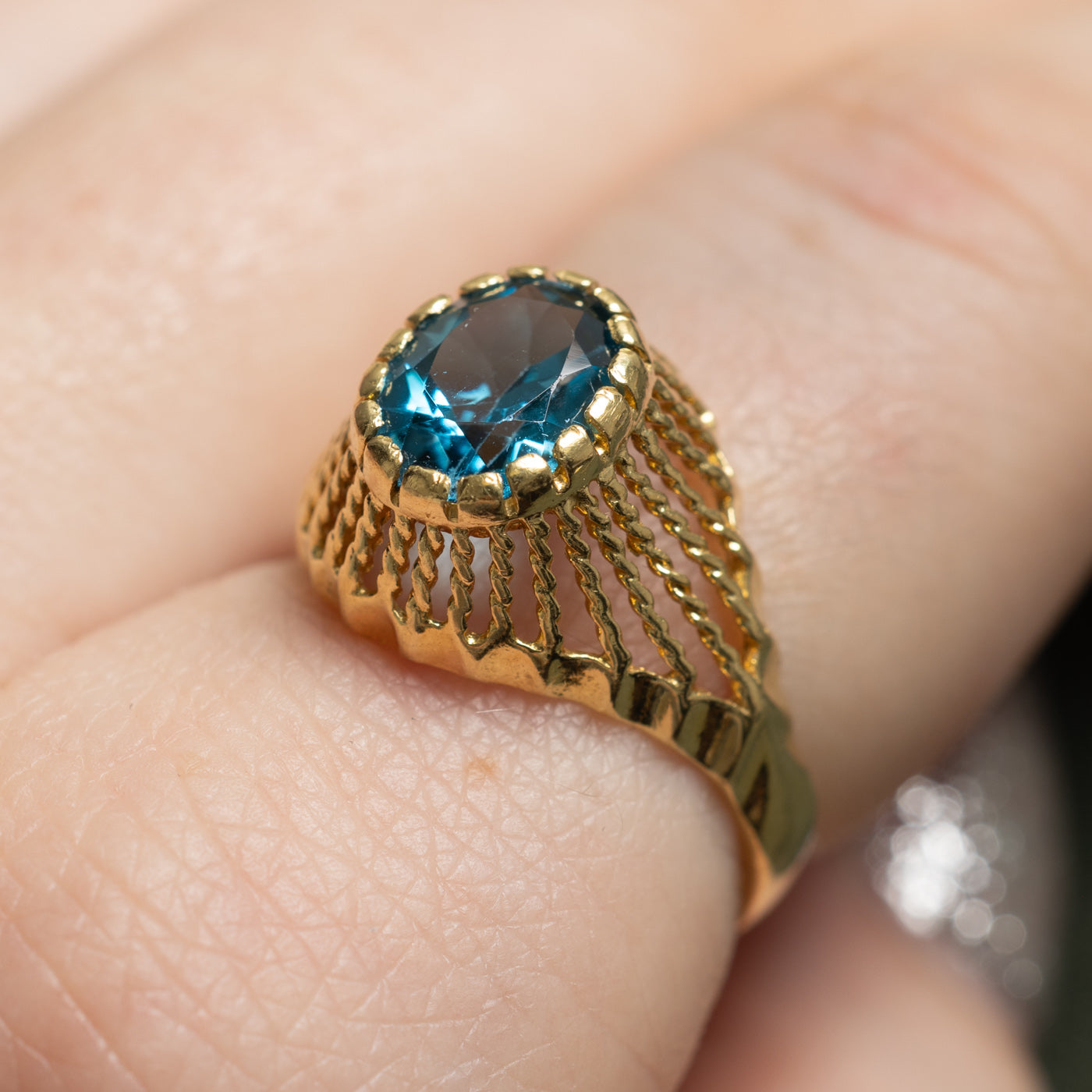 Topaz Textured Dome Ring | 1.60ct | SZ 7 |