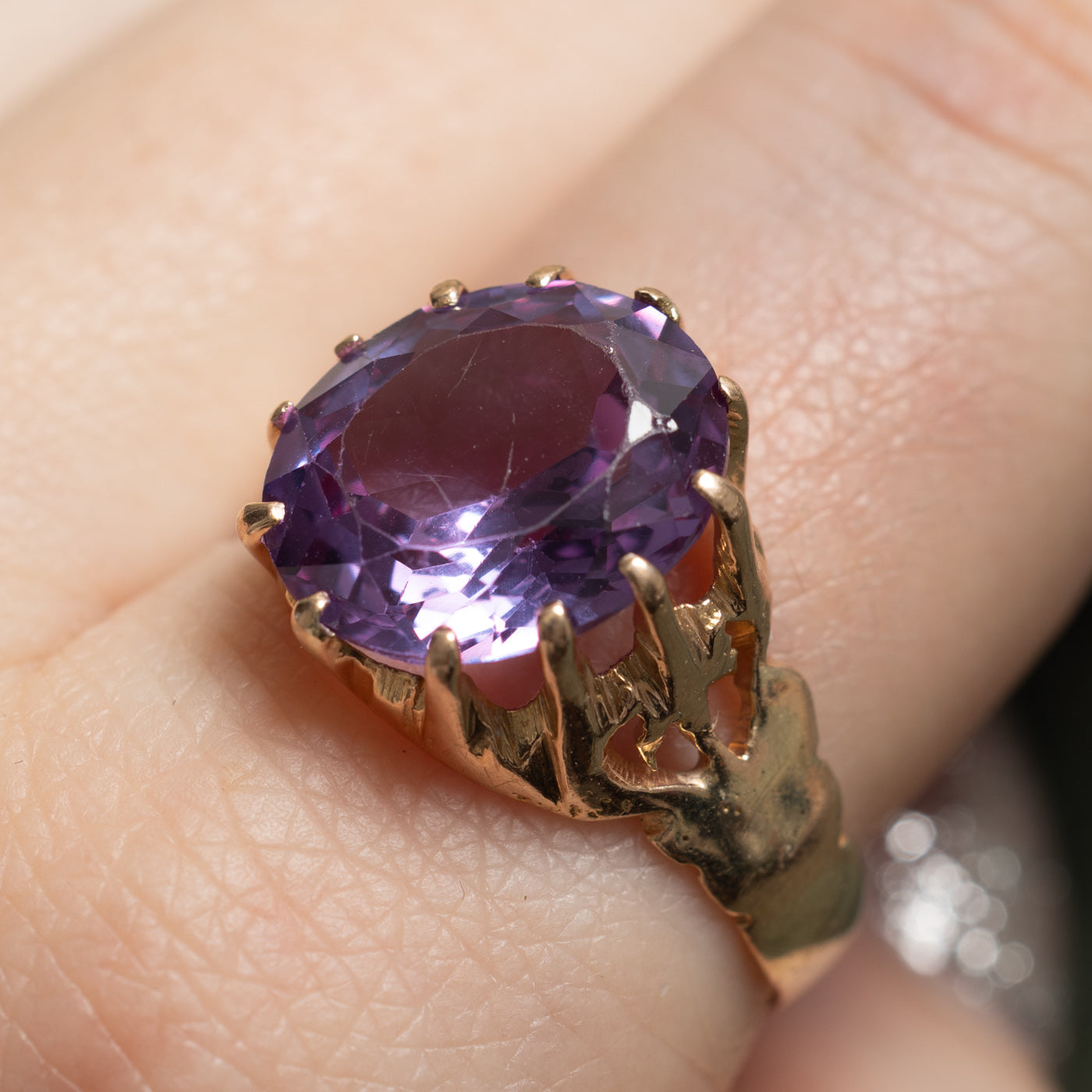 Synthetic Colour Change Purple Sapphire Ring | 8.00ct | SZ 11 |
