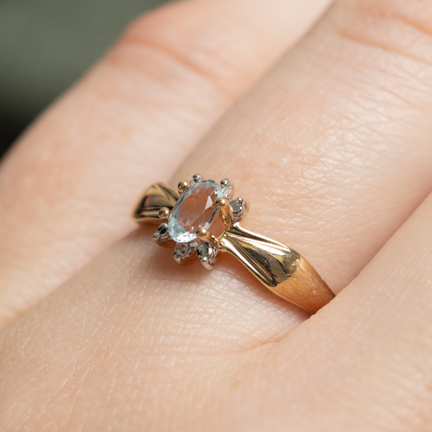 Bague pétale en topaze et diamants | 0,28 ct, 0,006 ct au total | Taille 6,25 |
