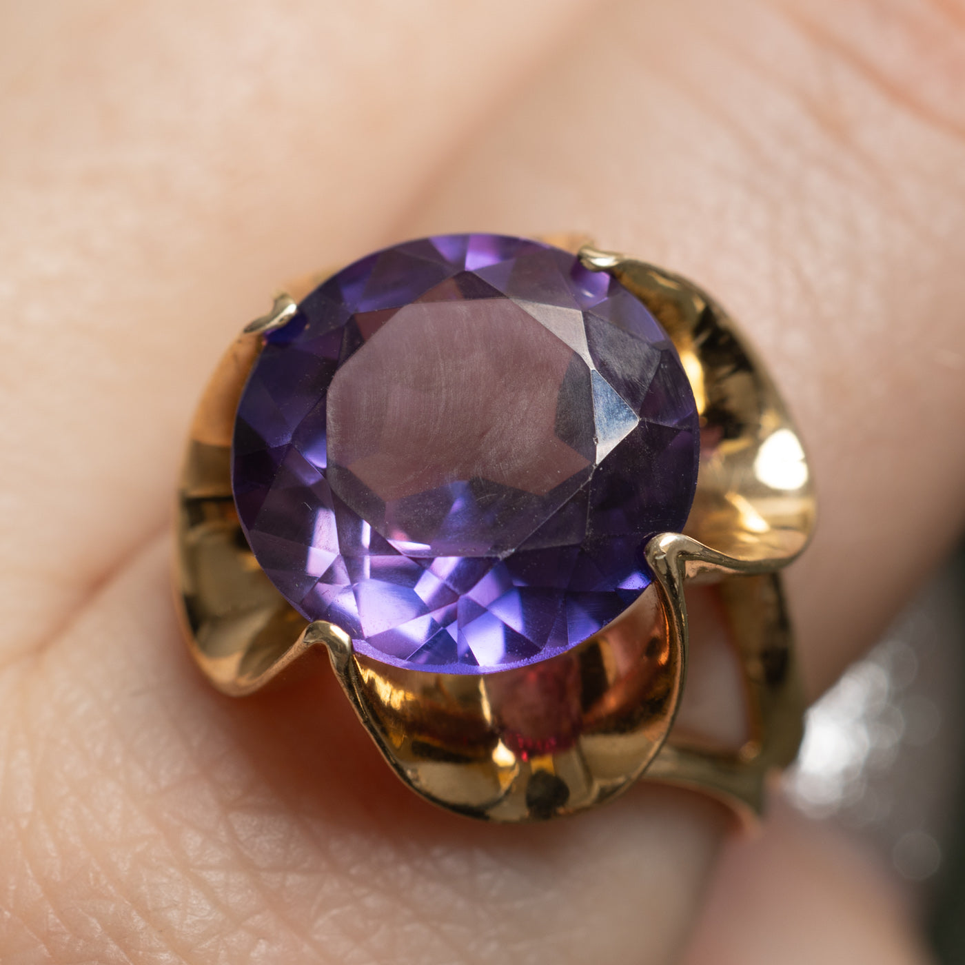 Synthetic Colour Change Sapphire Cocktail Ring | 9.00ct | SZ 7.75 |