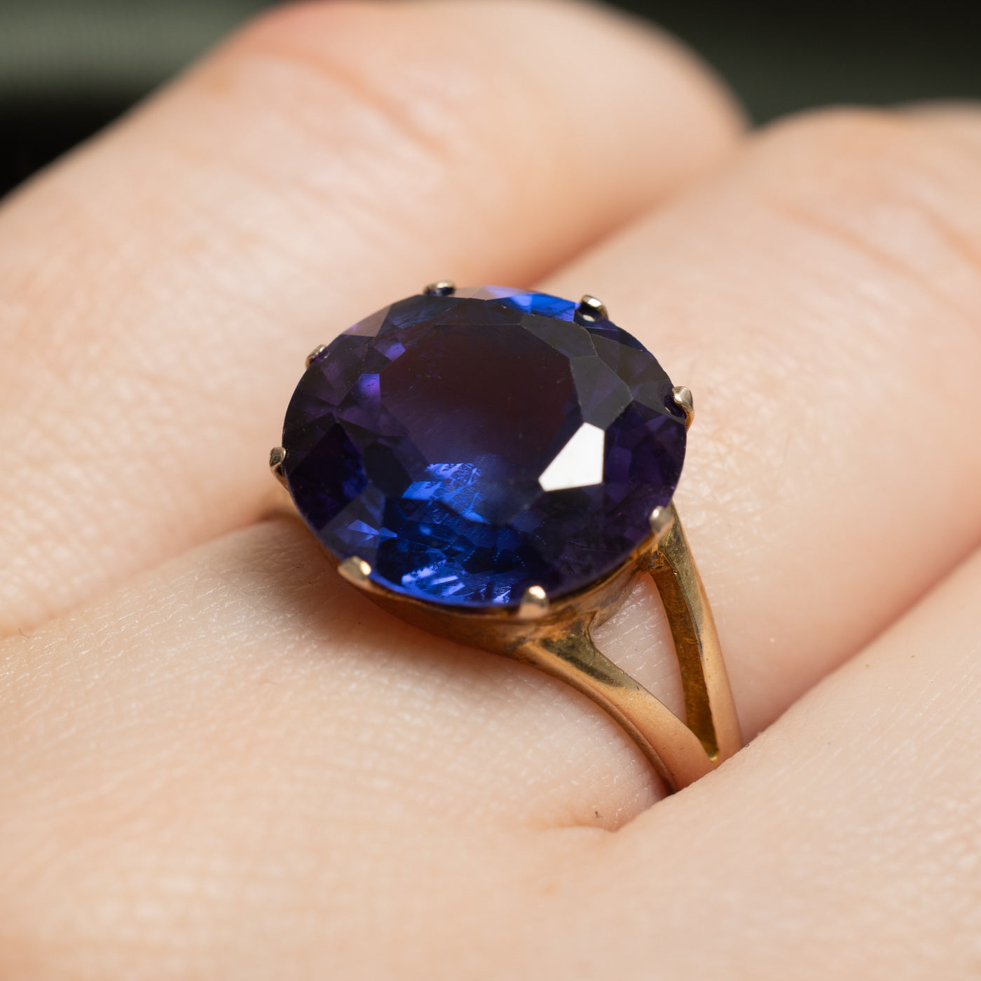 Synthetic Colour Change Sapphire Cocktail Ring | 7.50ct | SZ 4.75 |