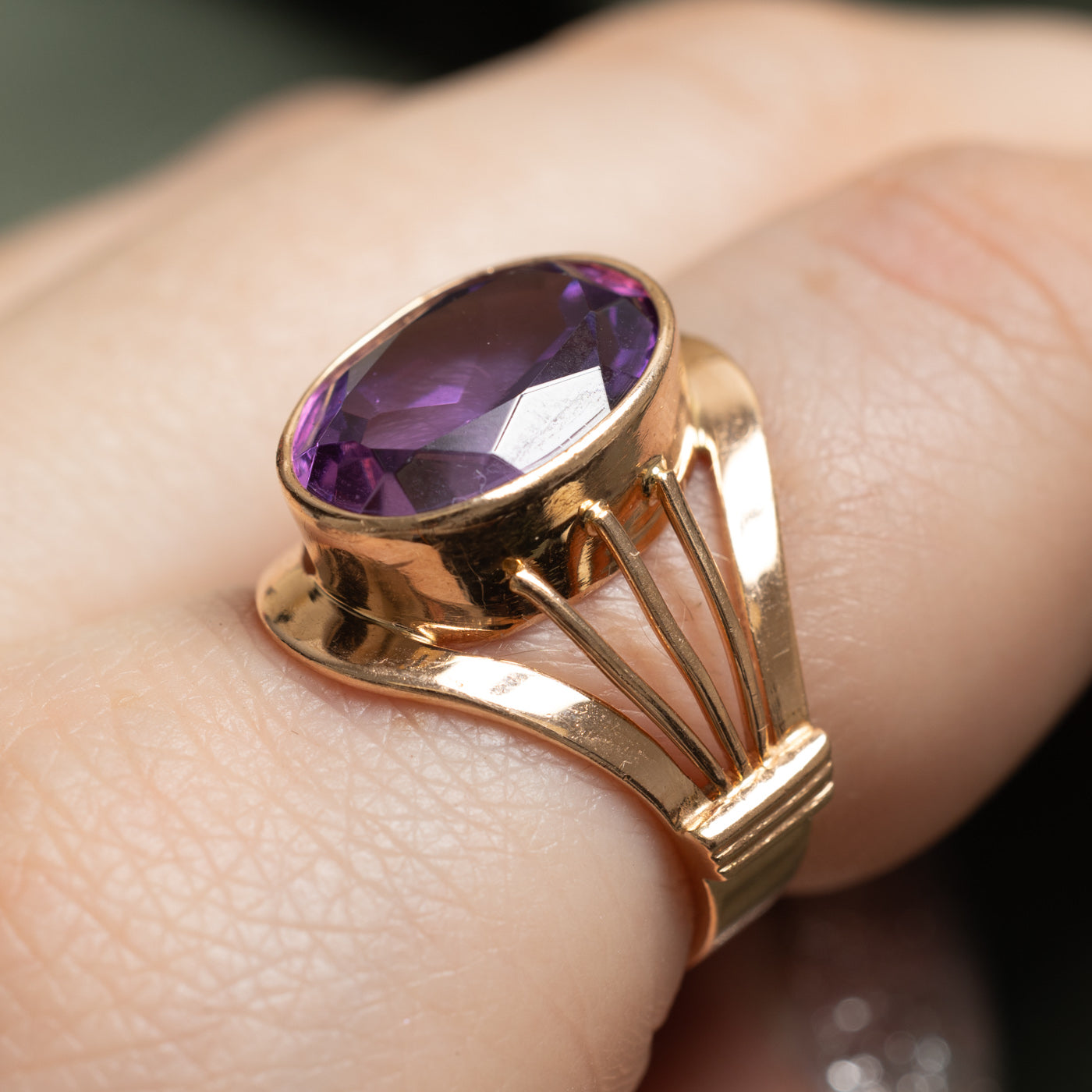 1976 Armenian Synthetic Colour Change Sapphire Ring | 6.70ct | SZ 7 |