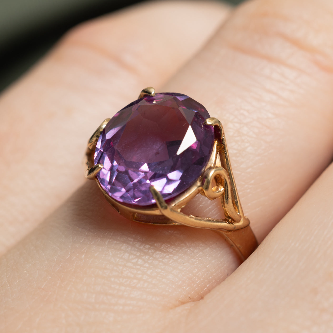 Synthetic Colour Change Sapphire Cocktail Ring | 4.50ct | SZ 6 |