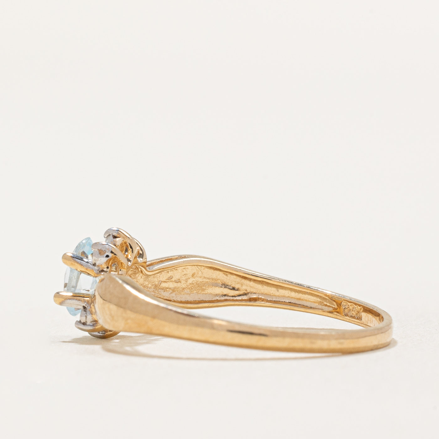 Bague pétale en topaze et diamants | 0,28 ct, 0,006 ct au total | Taille 6,25 |