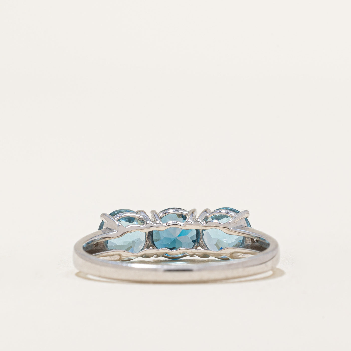 Bague trois pierres topaze taille ronde | 1,65 ct | Taille 7 |