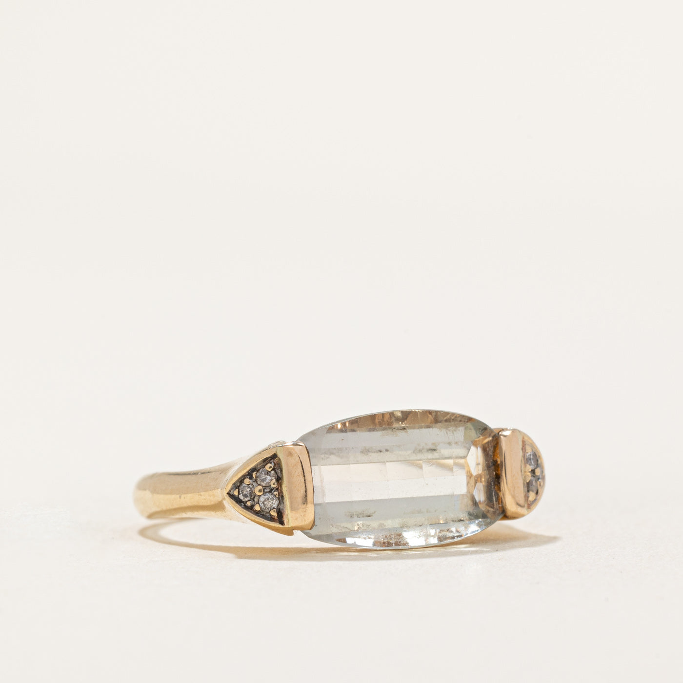 Bague en praïsolite et diamants | 2,40 ct, 0,02 ct au total | Taille 6,5 |