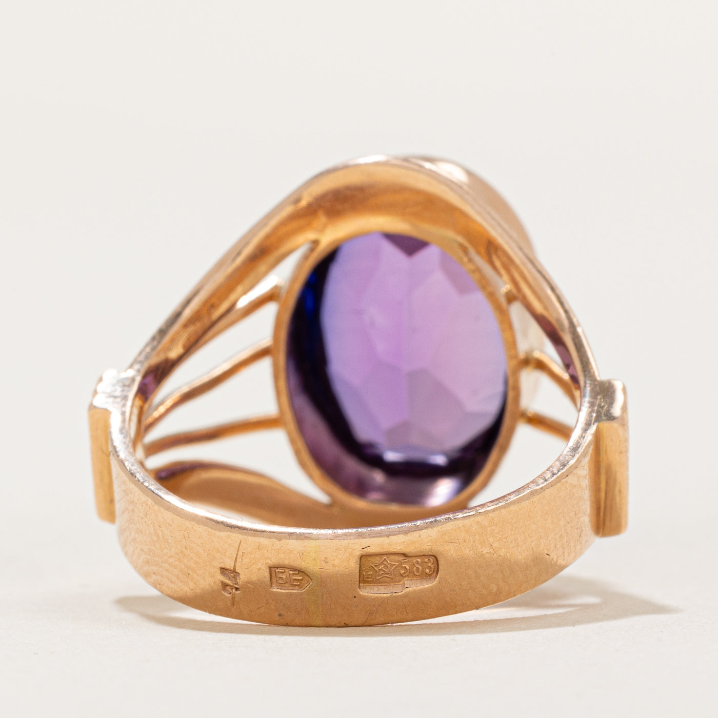 1976 Armenian Synthetic Colour Change Sapphire Ring | 6.70ct | SZ 7 |