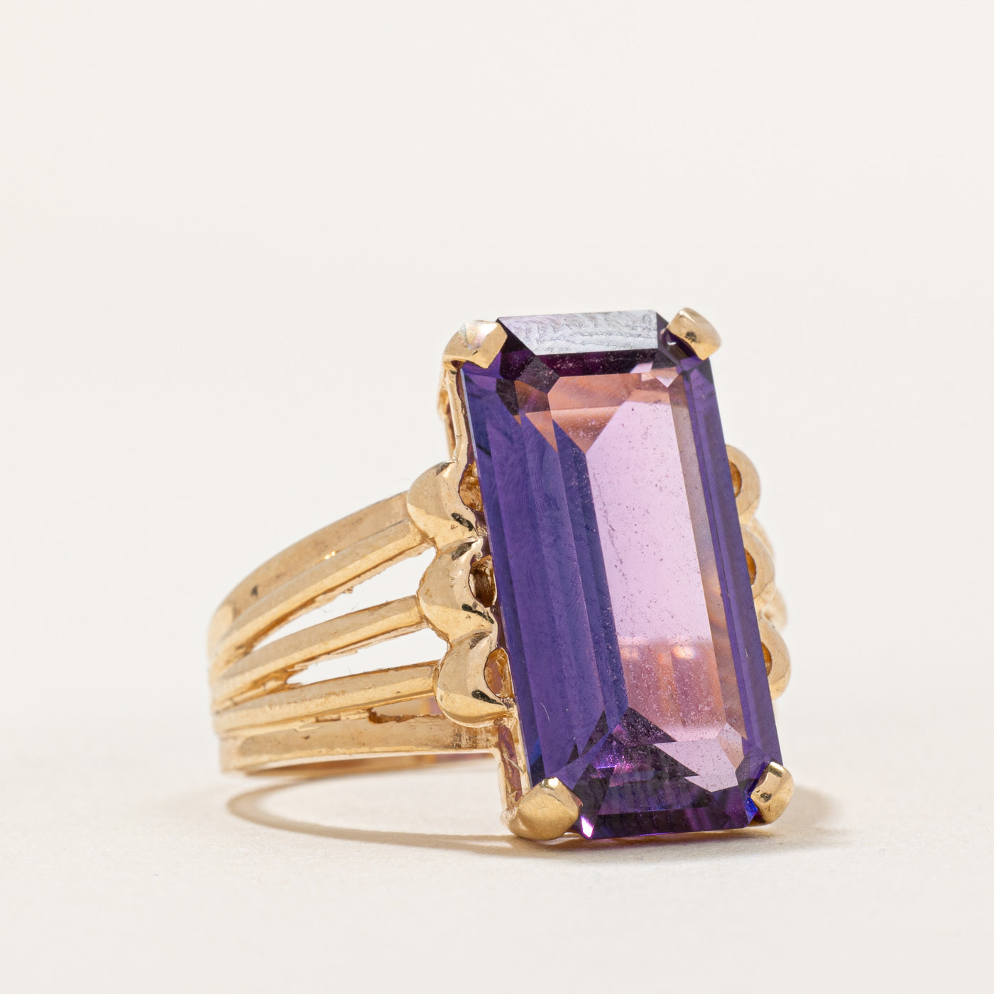 Synthetic Colour Change Sapphire Cocktail Ring | 8.50ct | SZ 6.75 |