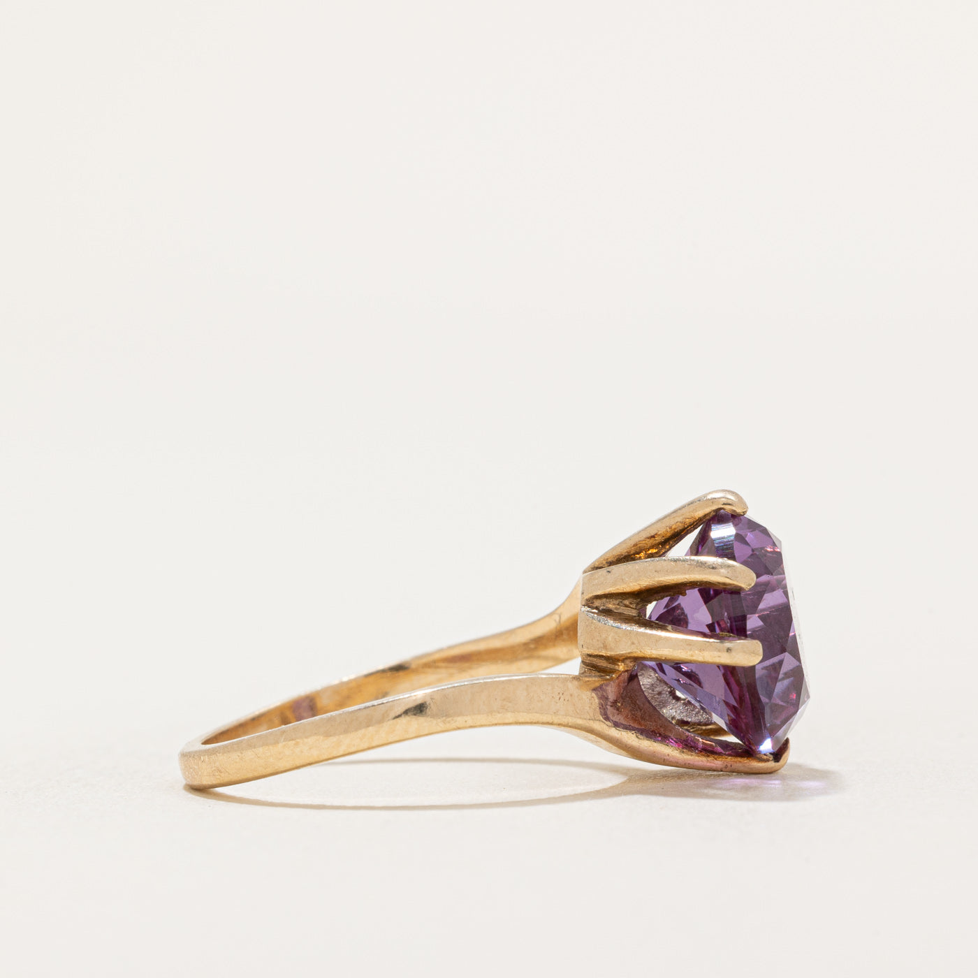 Synthetic Colour Change Sapphire Cocktail Ring | 4.20ct | SZ 5.5 |