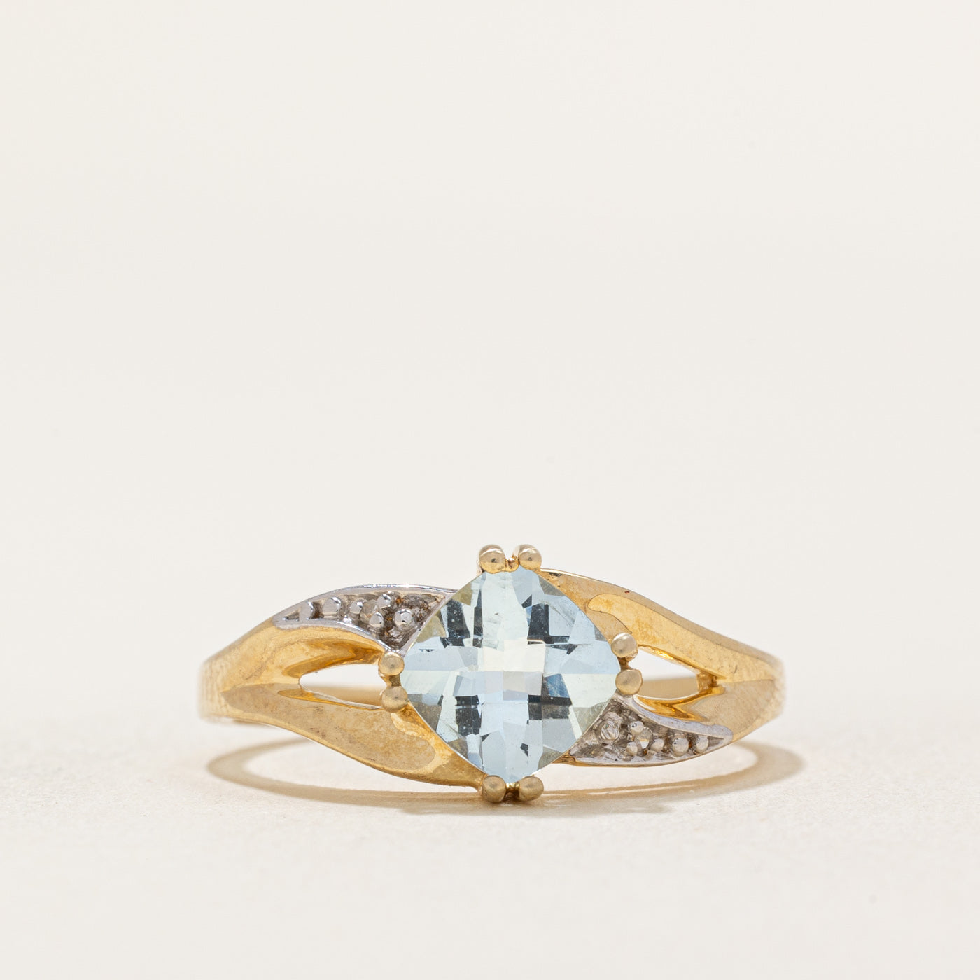 Aquamarine & Diamond Cocktail Ring | 0.70ct, 0.005ctw | SZ 7 |