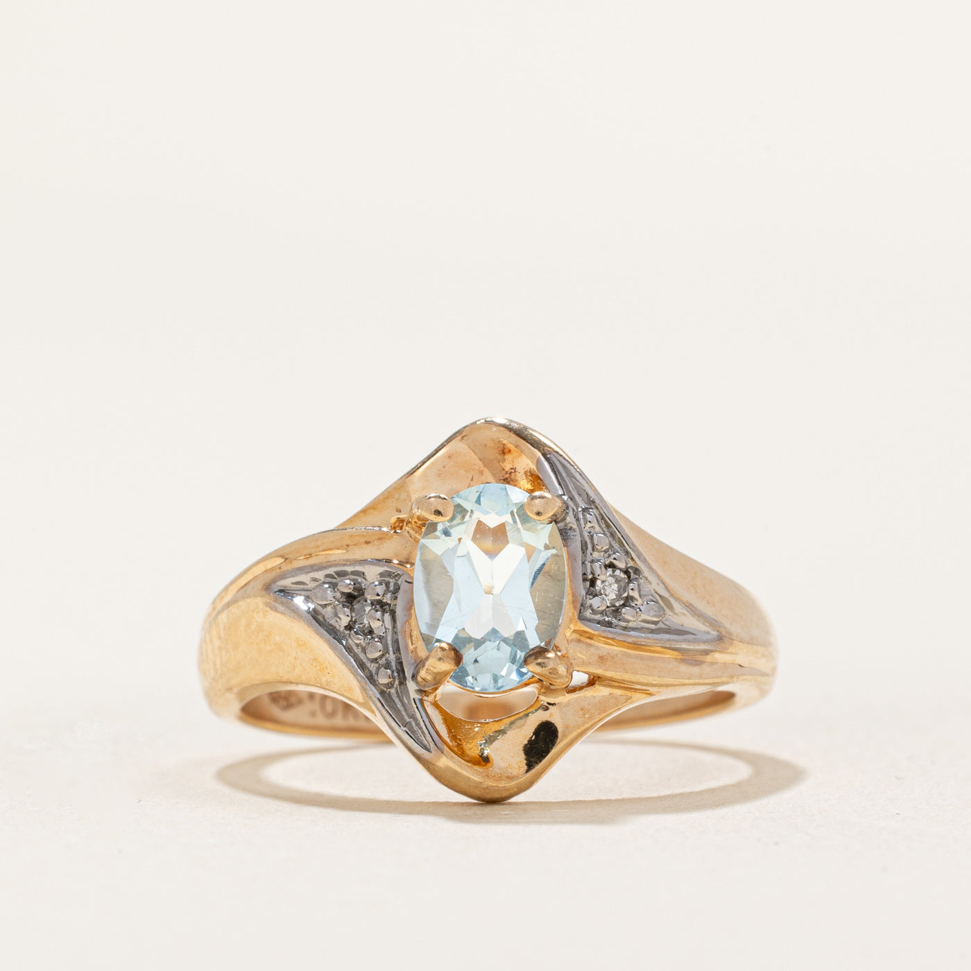 Aquamarine & Diamond Cocktail Ring | 0.70ct, 0.01ctw | SZ 6.5 |