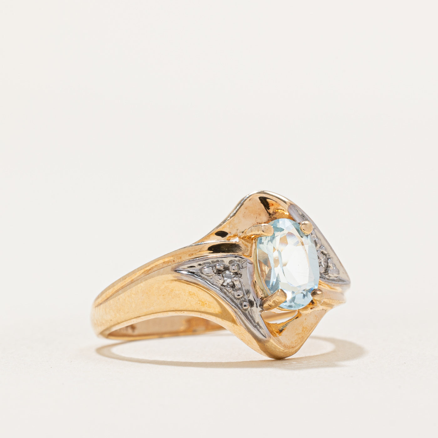 Aquamarine & Diamond Cocktail Ring | 0.70ct, 0.01ctw | SZ 6.5 |