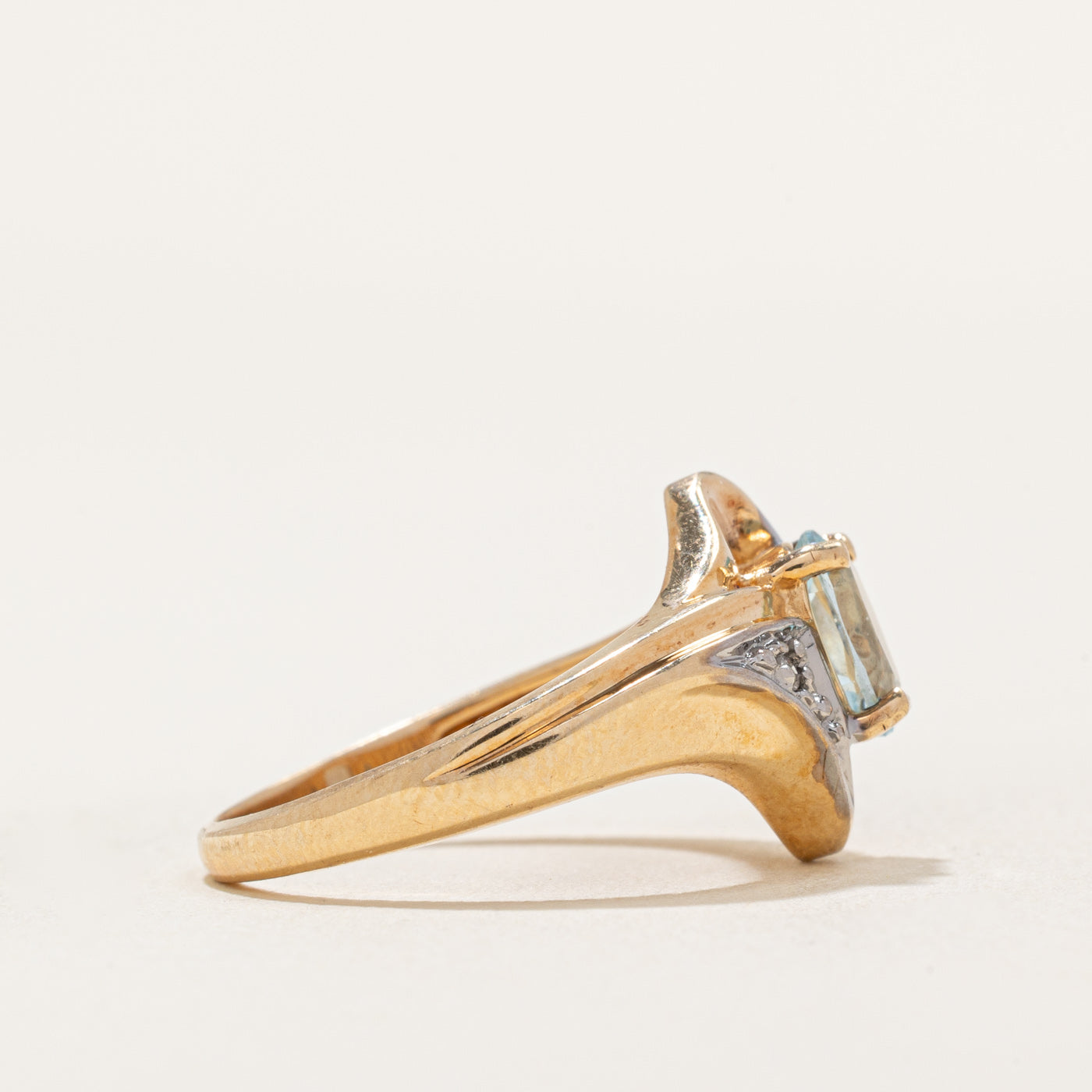 Aquamarine & Diamond Cocktail Ring | 0.70ct, 0.01ctw | SZ 6.5 |