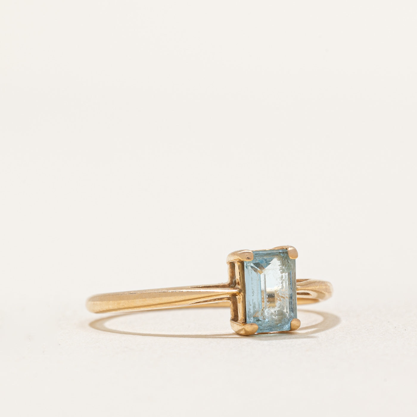 Bague solitaire en aigue-marine taille émeraude | 0,50 ct | Taille 6,75 |
