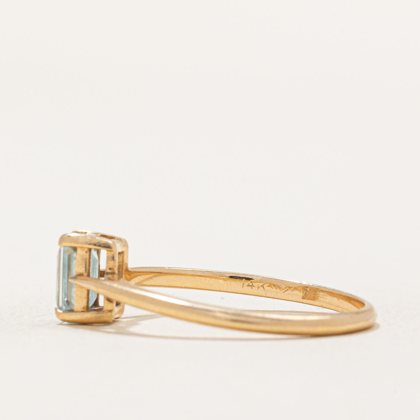 Bague solitaire en aigue-marine taille émeraude | 0,50 ct | Taille 6,75 |
