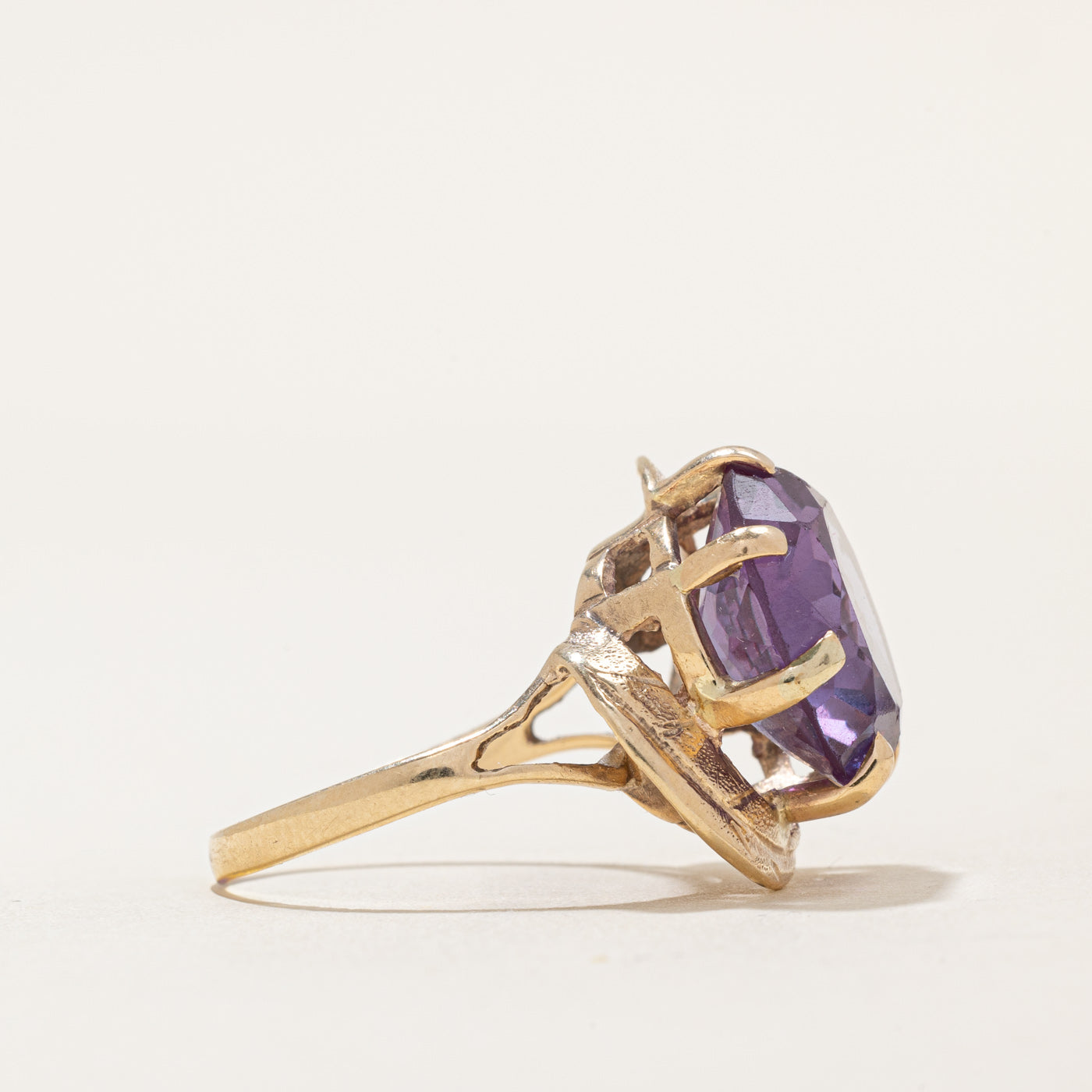 Synthetic Colour Change Sapphire Cocktail Ring | 9.10ct | SZ 7.25 |