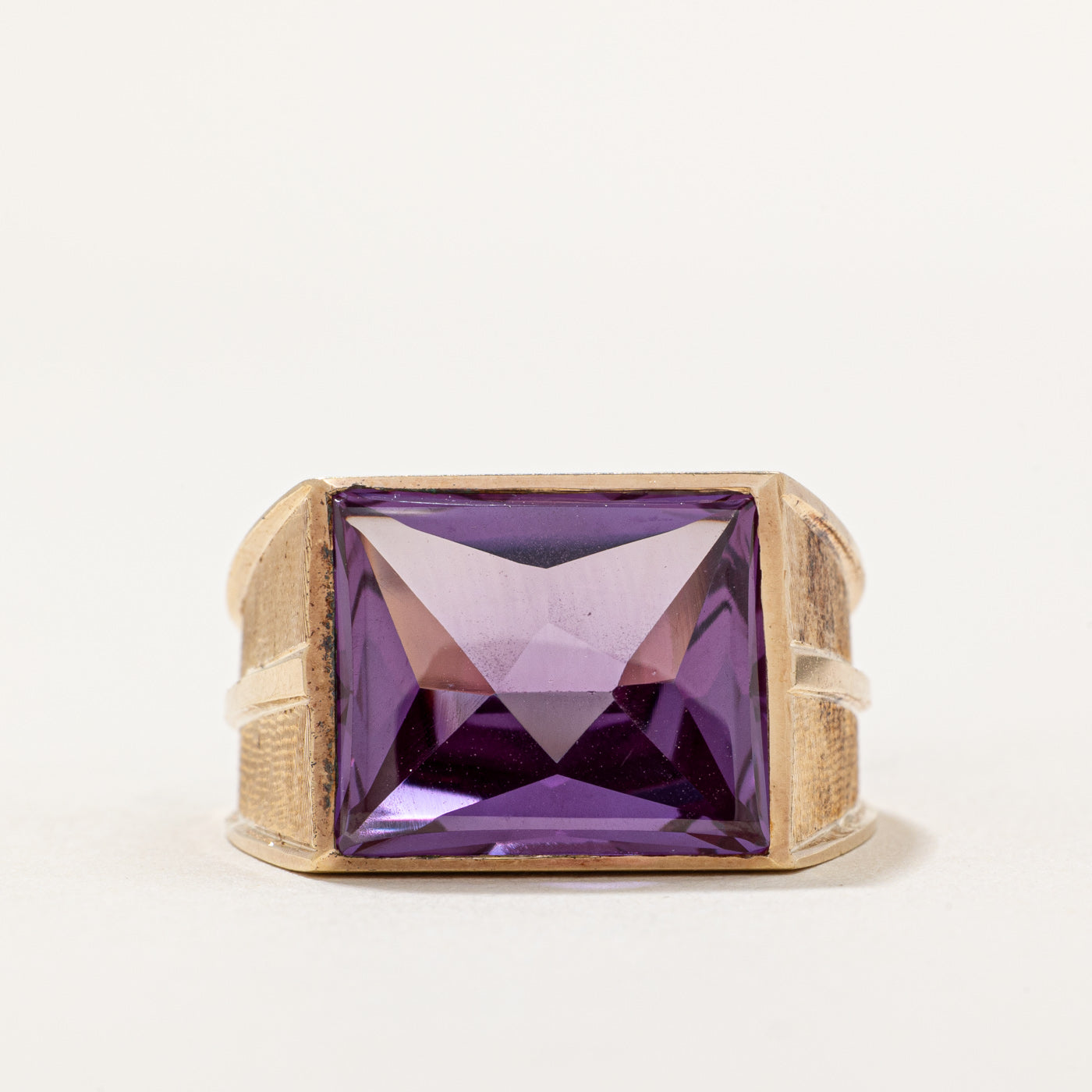 Synthetic Colour Changing Purple Sapphire Cocktail Ring | 11.00ct | SZ 9.5 |