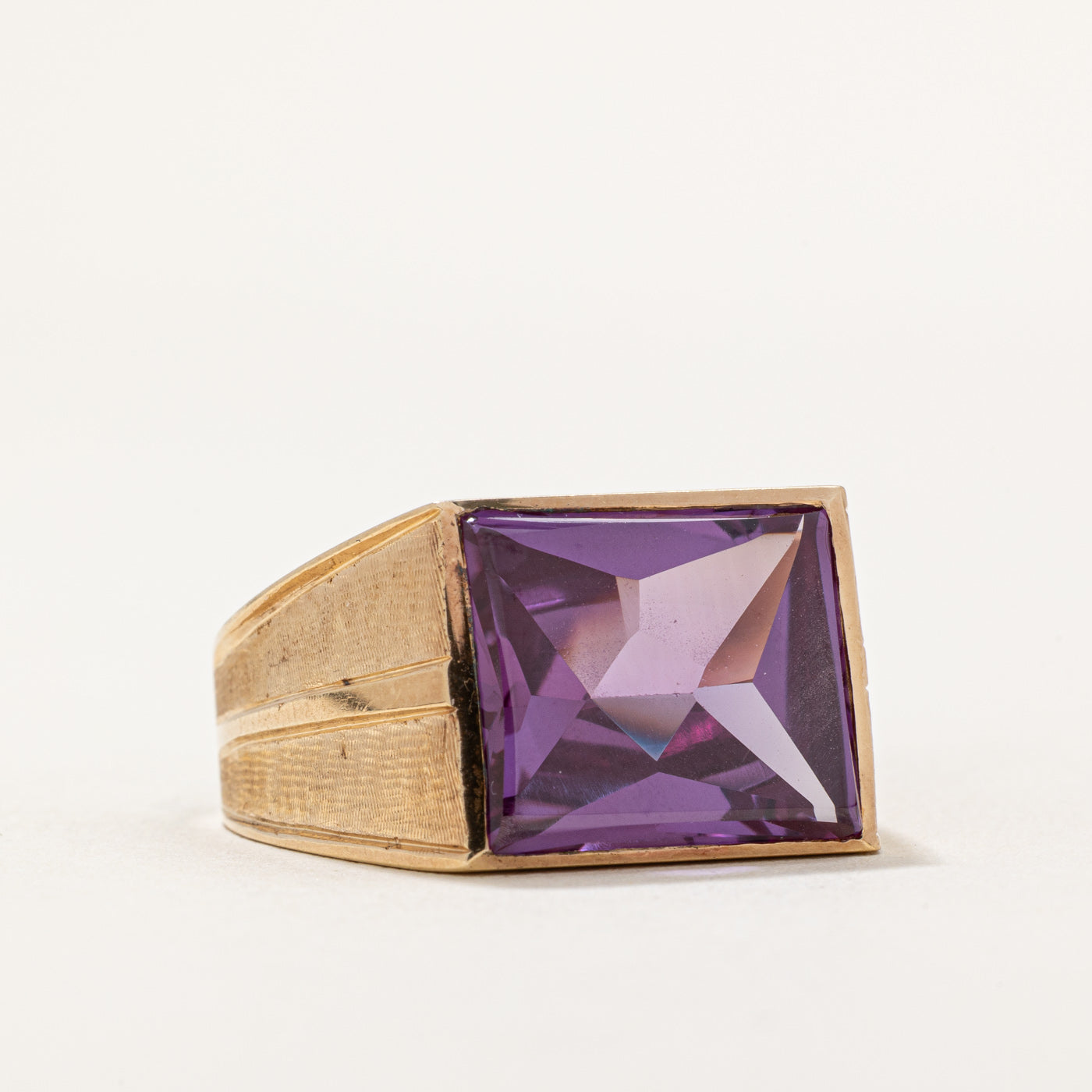 Synthetic Colour Changing Purple Sapphire Cocktail Ring | 11.00ct | SZ 9.5 |