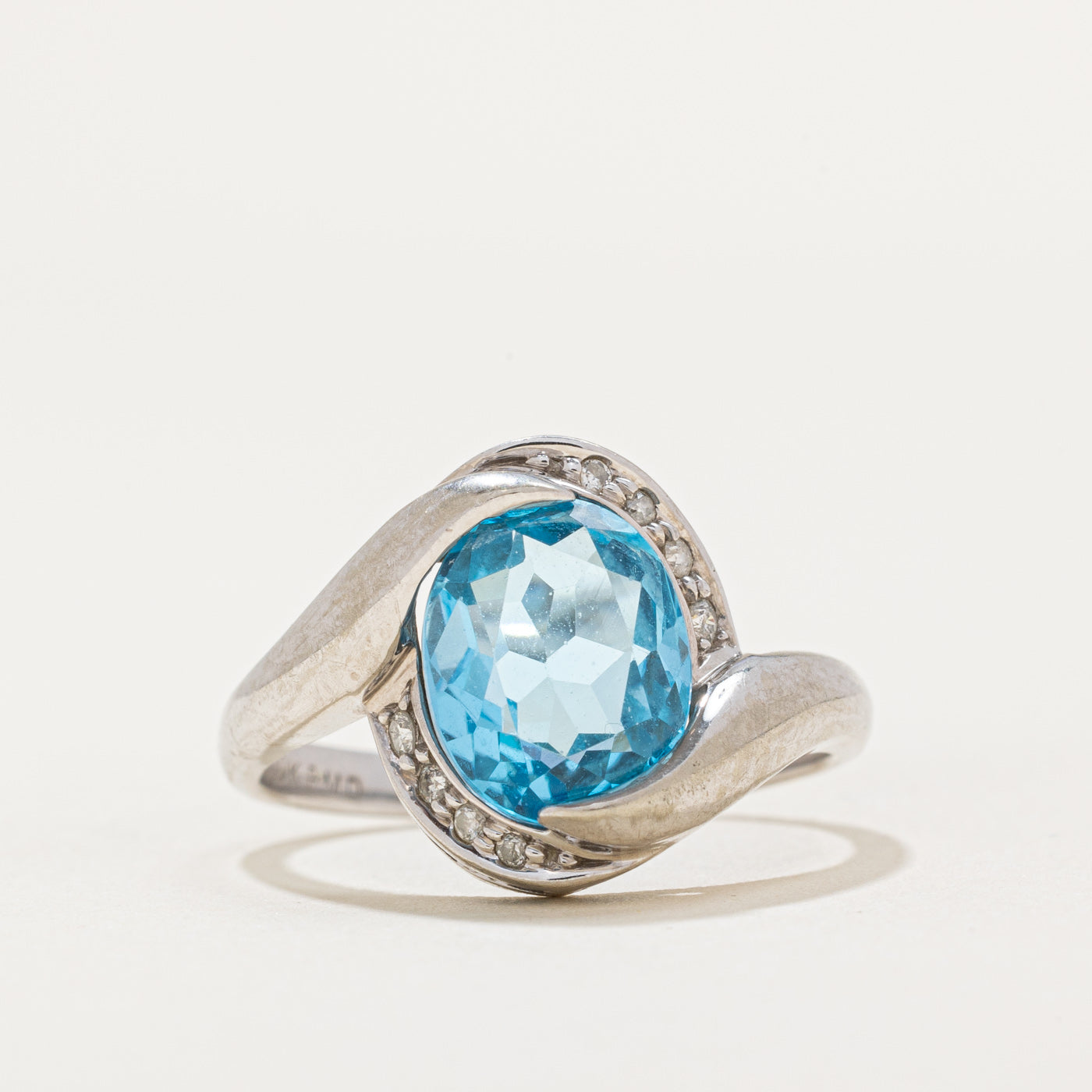 Topaz & Diamond Cocktail Ring | 3.00ct, 0.04ctw | SZ 8 |