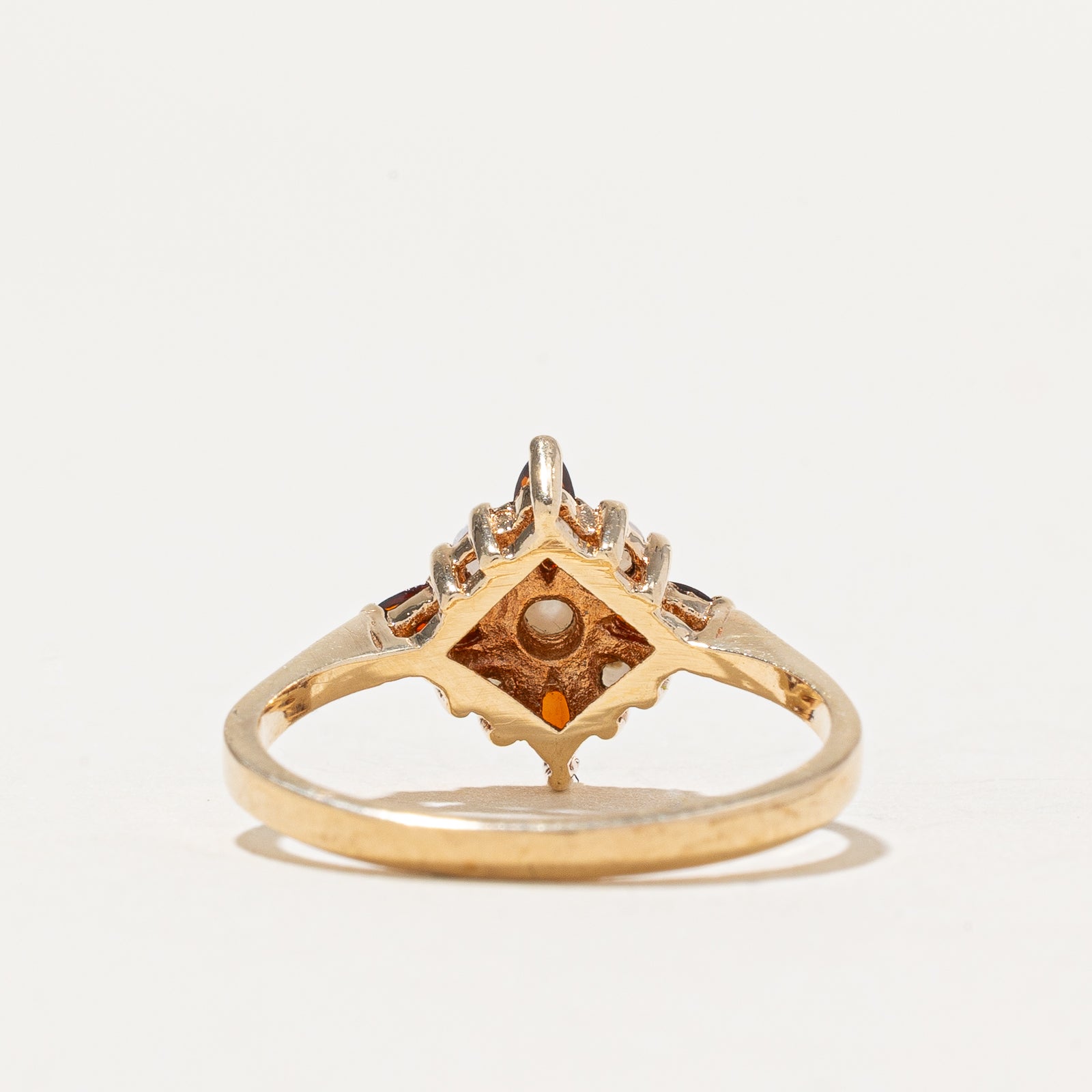 Bague en grappe de grenats et perles | 0,20 ct | Taille 6,75