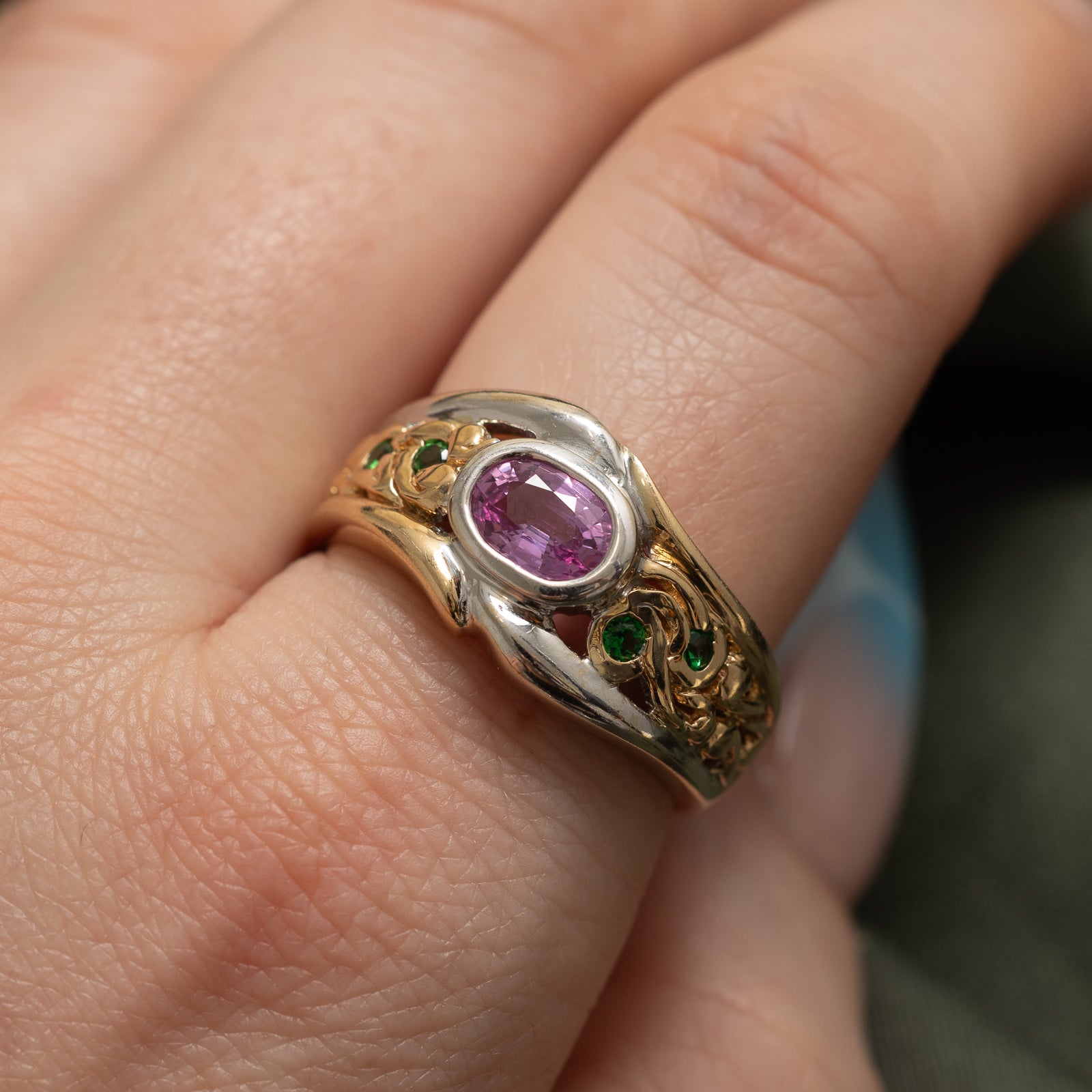 East West Pink Sapphire & Tsavorite Garnet Textured Ring | 1.14ctw | SZ 10.25