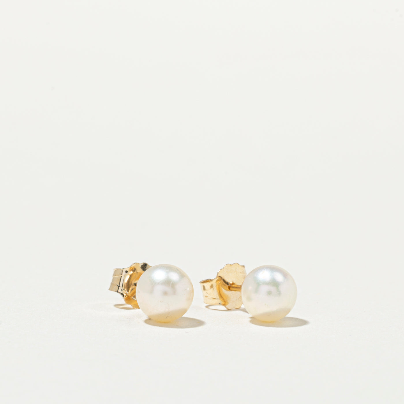 14K Solitaire Pearl Stud Earrings