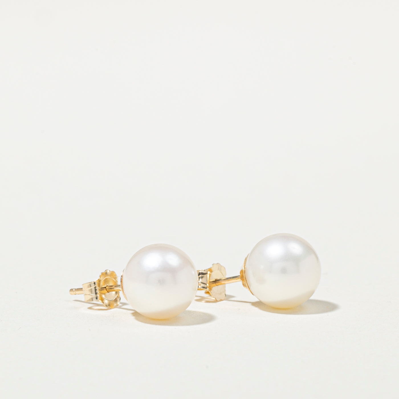 Boucles d'oreilles puces amovibles en forme de bouclier avec perle 14 carats