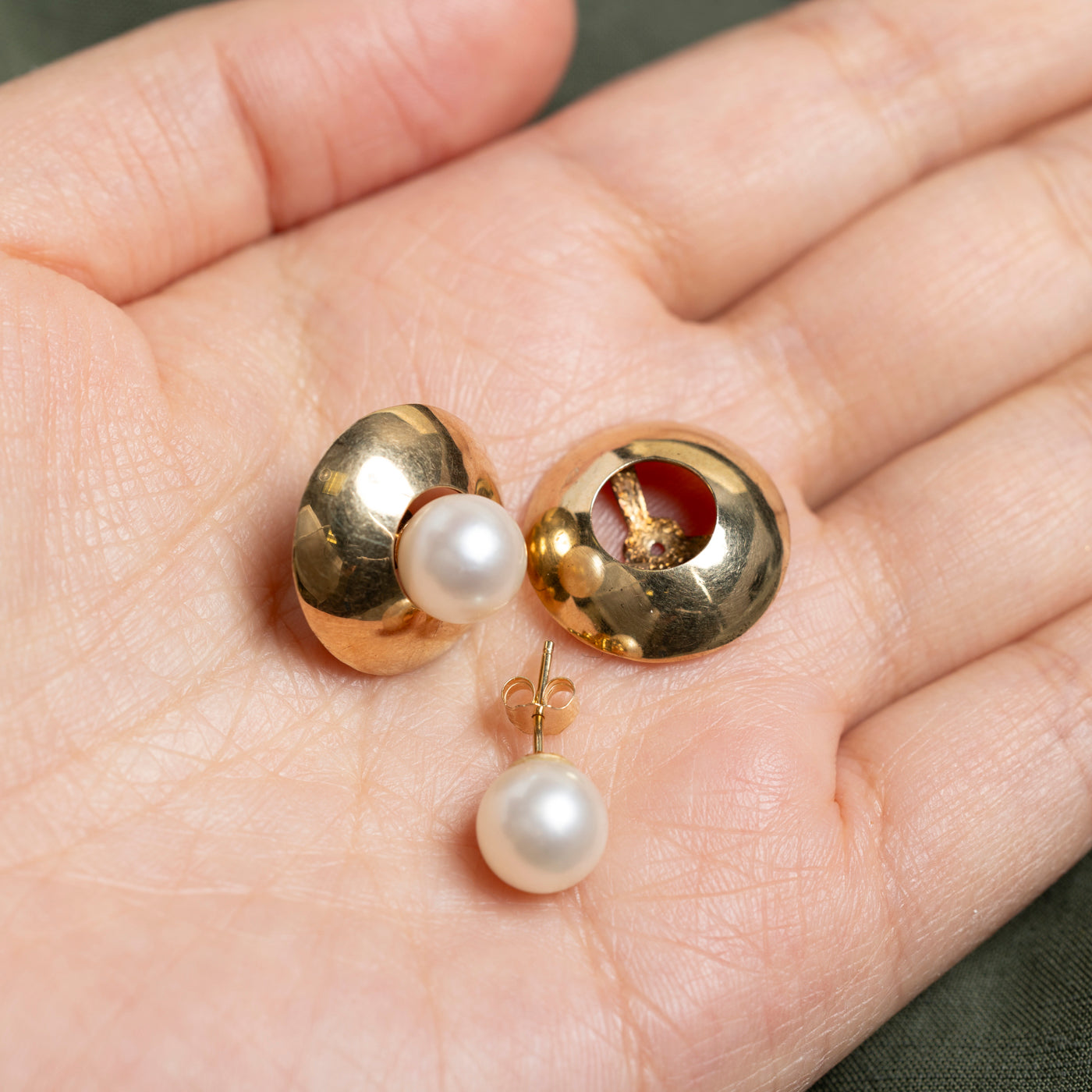 Boucles d'oreilles puces amovibles en forme de bouclier avec perle 14 carats