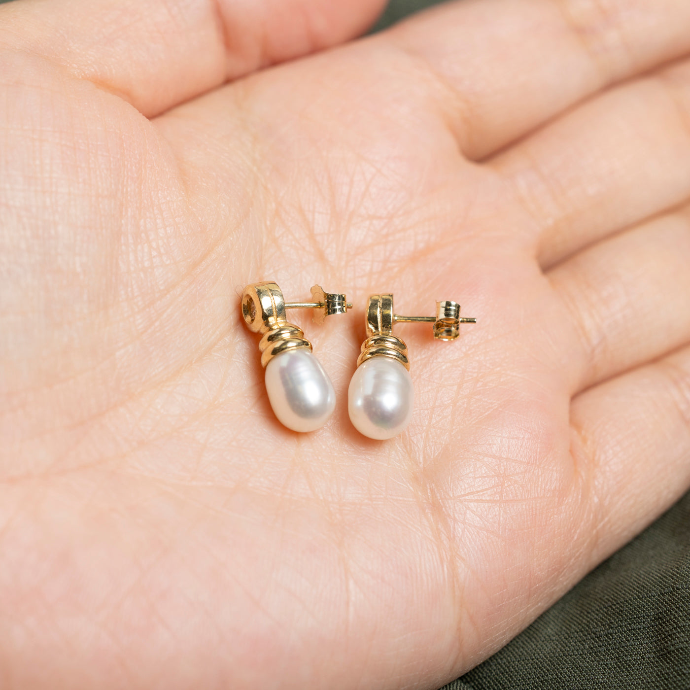 Boucles d'oreilles pendantes en perles et diamants 14 carats | 0,10 ct
