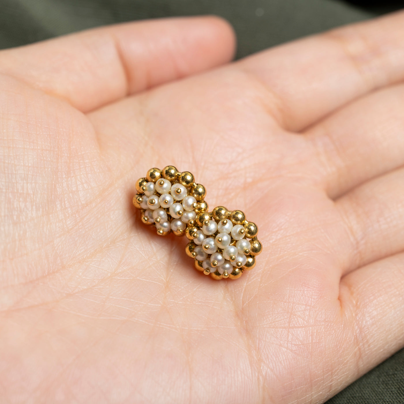 Boucles d'oreilles puces en perles 18 carats