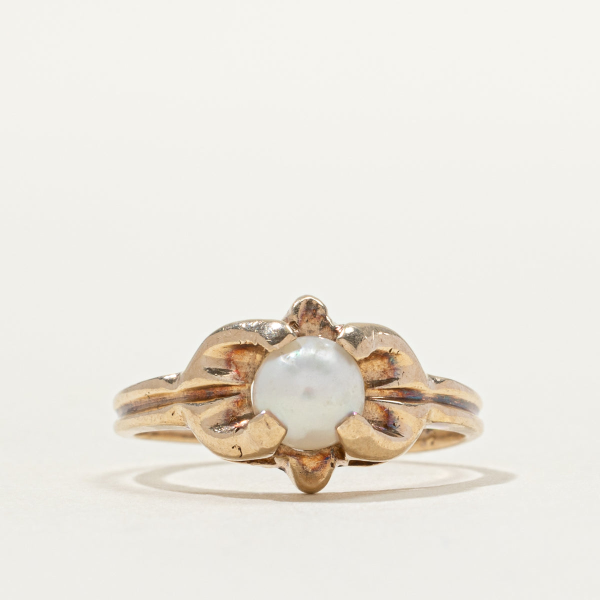 10k Belcher Set Pearl Floral Ring | SZ 4.25