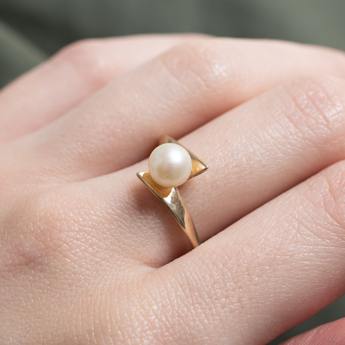 9k Pearl Geometric Abstract Bypass Ring | SZ 6.25
