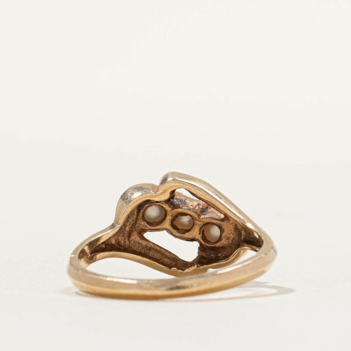 10k Three Stone Pearl Openwork Bypass Ring | SZ 6.25